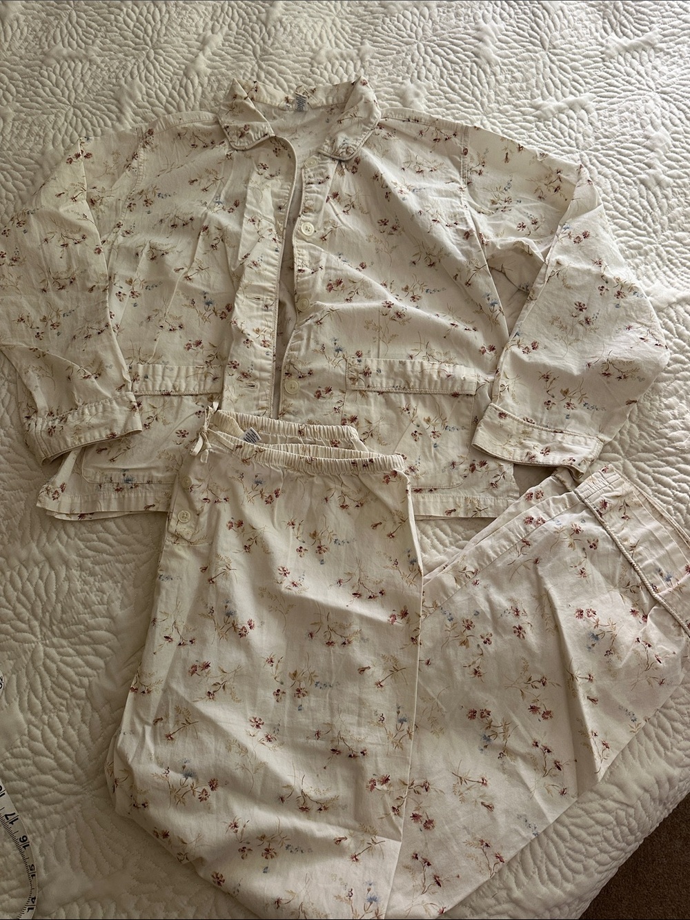 GAP Cream Floral Pajama Set with Pink Blooms